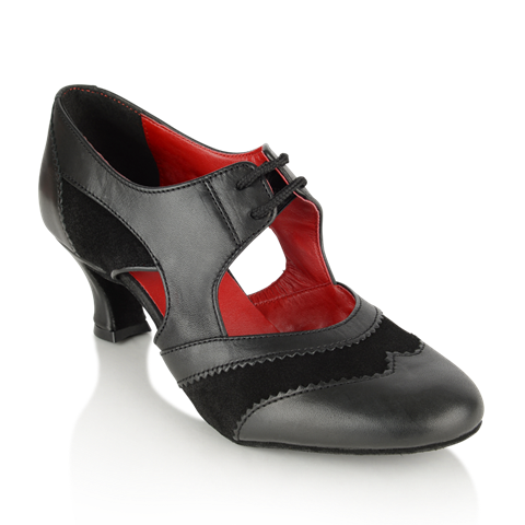 Ladies practice shoe in black leather/suede with red details inside